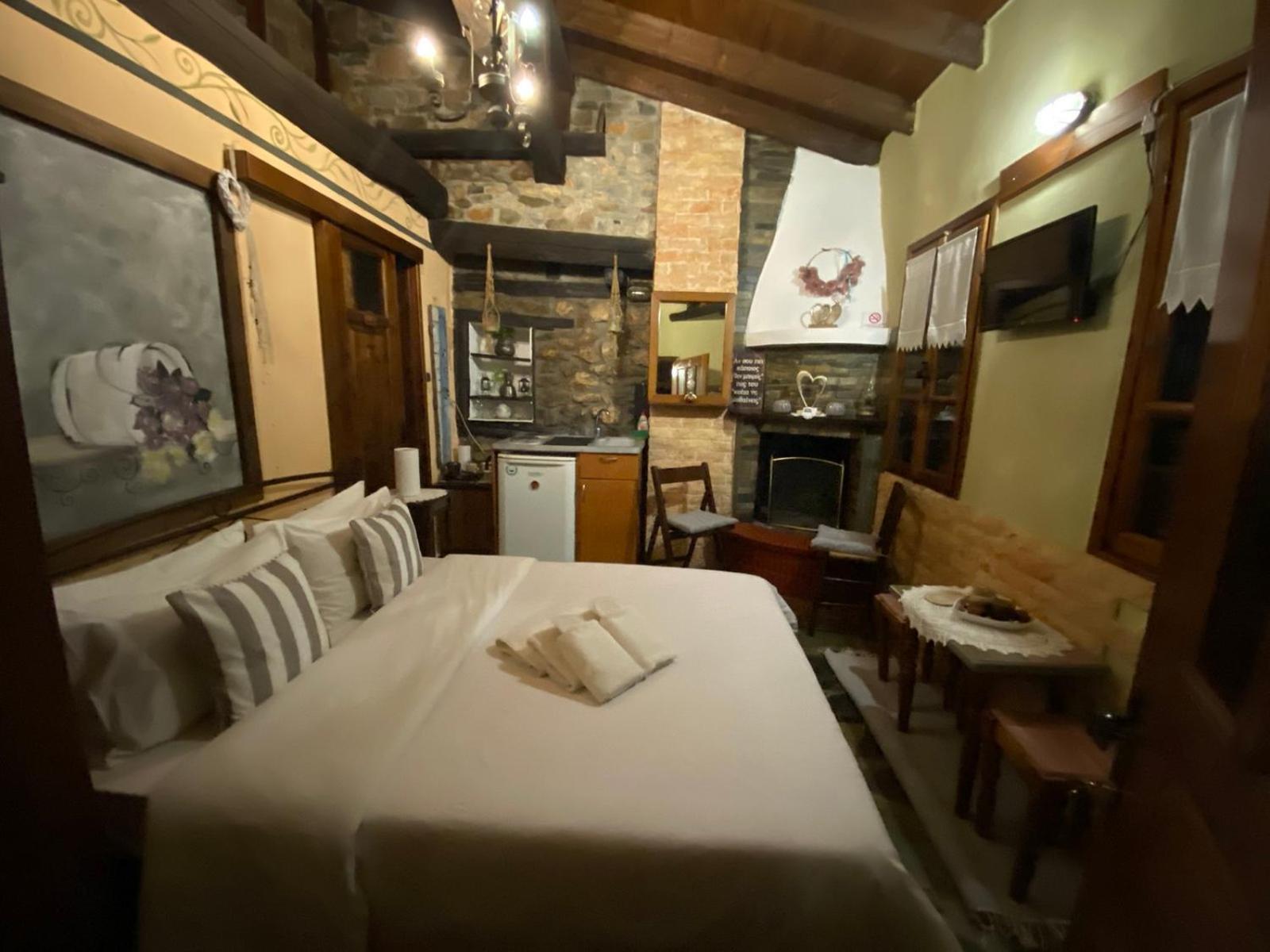 Traditional Guesthouse Erato Палеос-Пантелеймонас Экстерьер фото