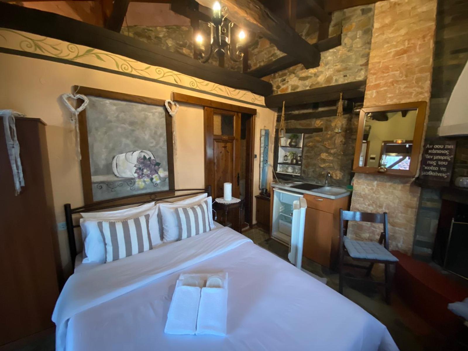 Traditional Guesthouse Erato Палеос-Пантелеймонас Экстерьер фото
