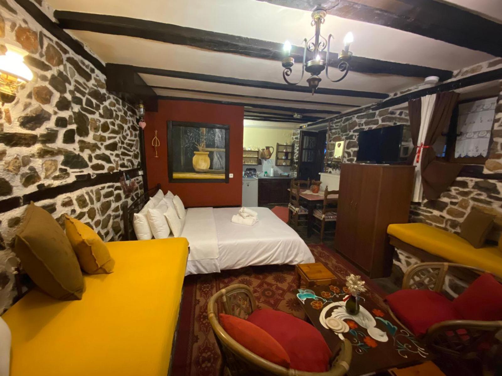 Traditional Guesthouse Erato Палеос-Пантелеймонас Экстерьер фото